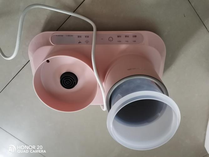 小熊调奶器 vs 小白熊 二合一智能套装与电动调奶器，谁更胜一筹？